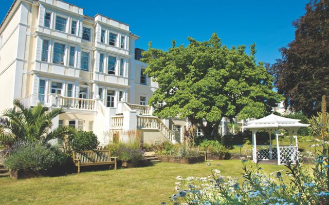 Torquay Entertainment Break